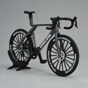 1:8 scale diecast metal road bike model features RAPIDLY MOVING